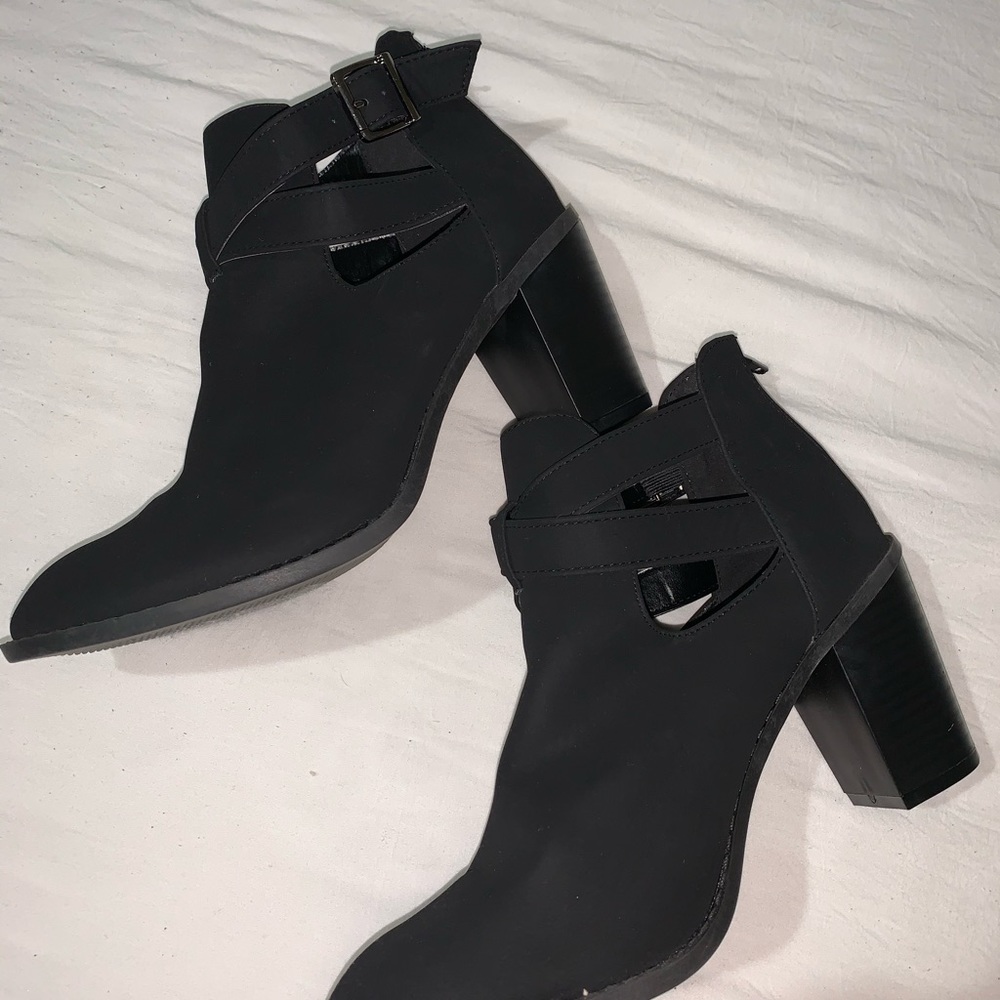 Booties - Picture 4 of 5